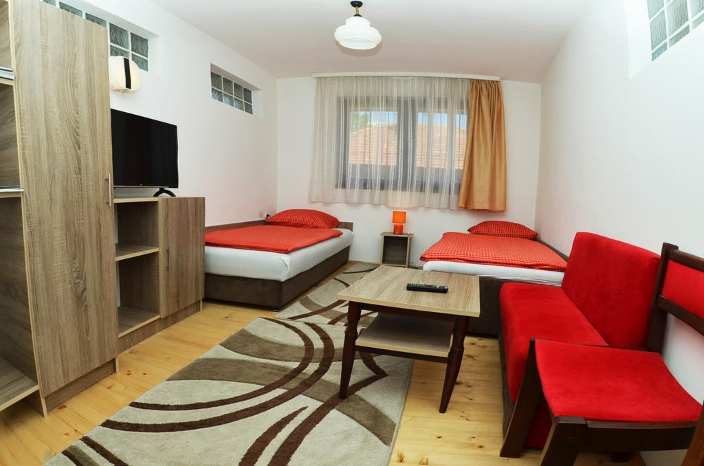 Apartments Dino ซาราเยโว ภายนอก รูปภาพ