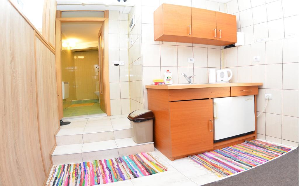 Apartments Dino ซาราเยโว ภายนอก รูปภาพ
