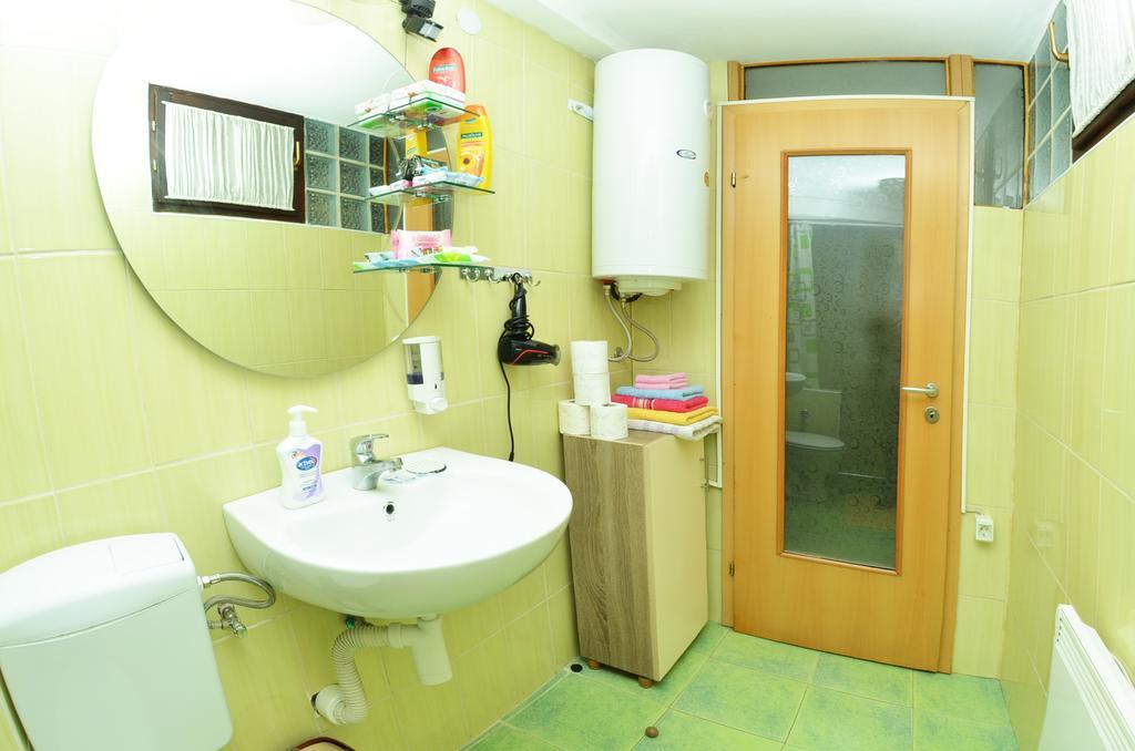 Apartments Dino ซาราเยโว ภายนอก รูปภาพ